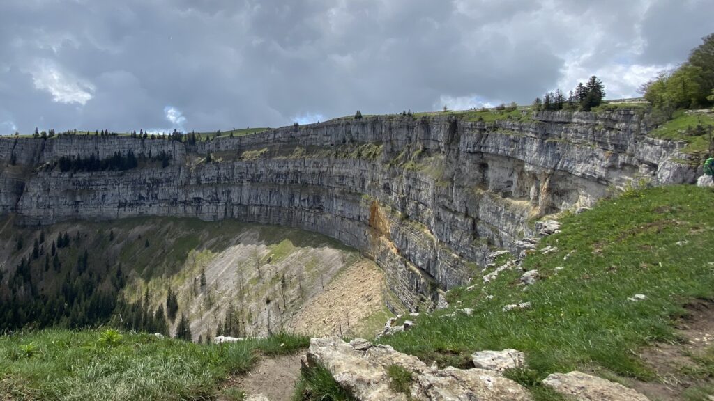 Une vue du cirque rocheux du Creux-du-Van. Photo G. Pomey