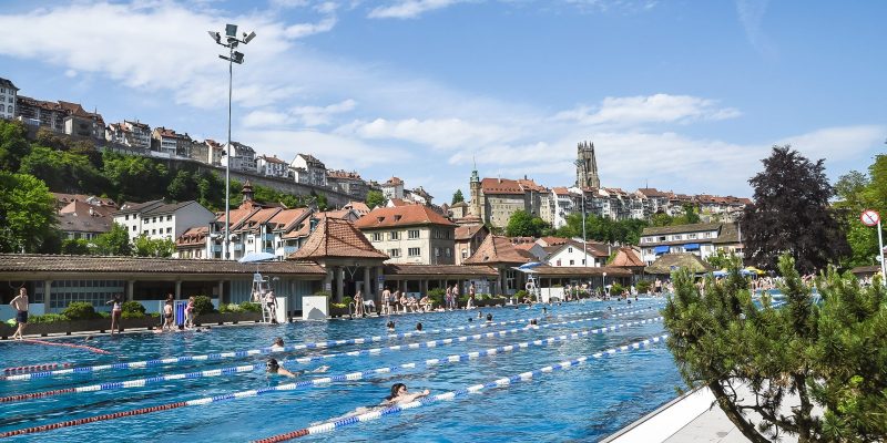 Vue de la piscine de la Motta (plein air)