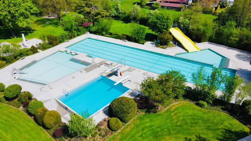 Vue aérienne de la piscine de Lyss