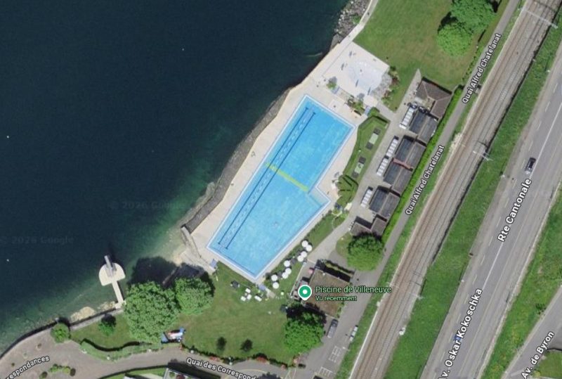 Vue aérienne de la piscine de Villeneuve