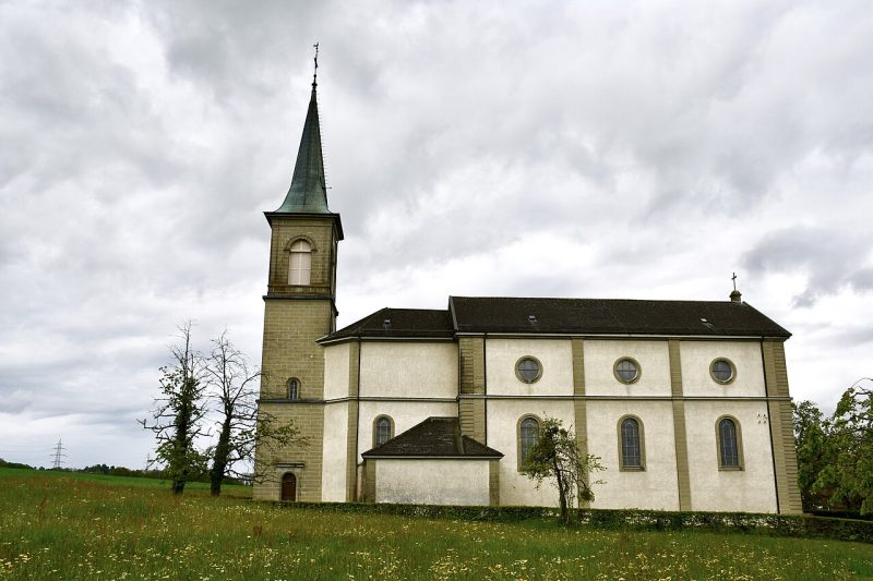 L'église catholique romaine d'Assens.