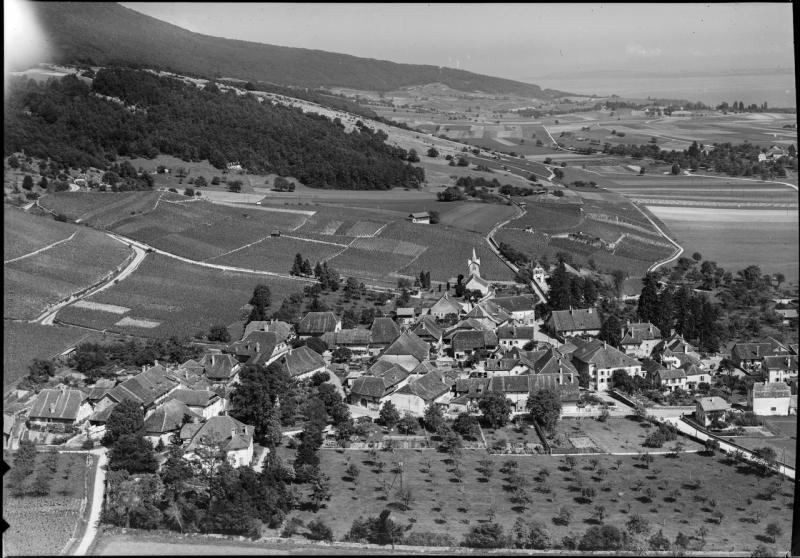Vue aérienne de Bonvillars en 1954