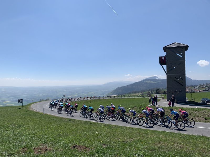 La tour de la Grand Vy à Bullet avec un autre tour, celui de Romandie.