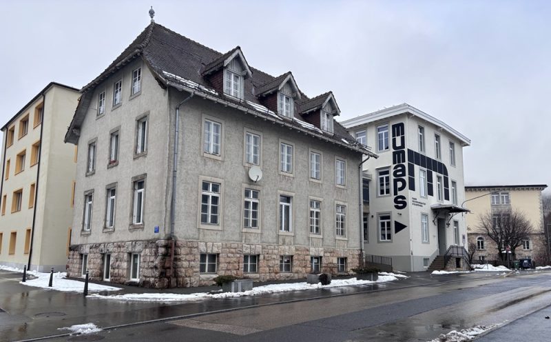 A droite de l'image, le Mumaps en hiver