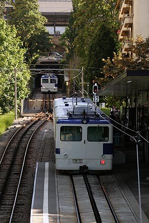 L’ancien métro de Lausanne, à crémaillère. Depuis, la ligne a été prolongée et utilise un système de métro automatique sur pneumatiques.