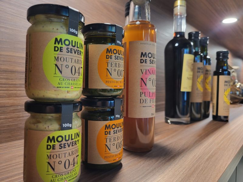 Les huiles artisanales et les moutardes du Moulin de Sévery donnent du caractère à votre cuisine et mettent en valeur les saveurs les plus simples.