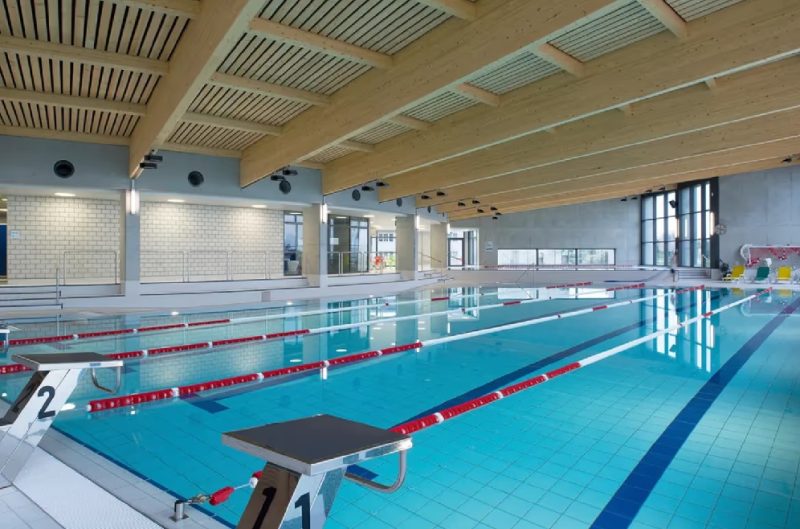 Vue intérieure de la piscine intercommunale Asse et Boiron, à Chéserex