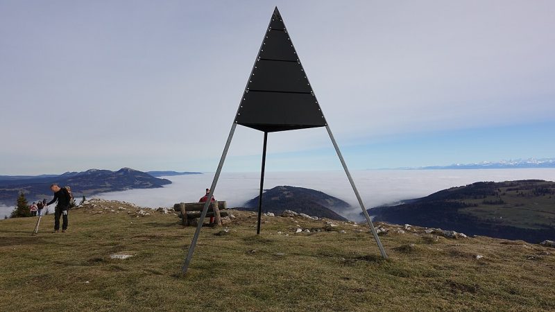 Le point sommital de la Dent de Vaulion