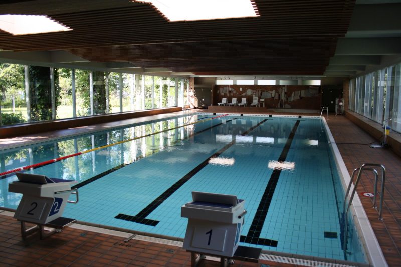 Vue intérieure de la piscine des Arêtes