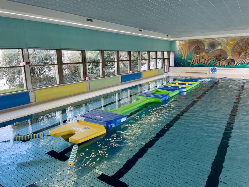 Parcours aquatique installé à la piscine de Livron